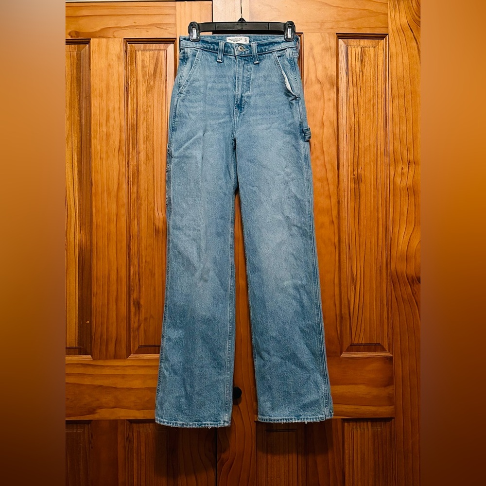 Abercrombie High Rise 90s Relaxed Jean size 24